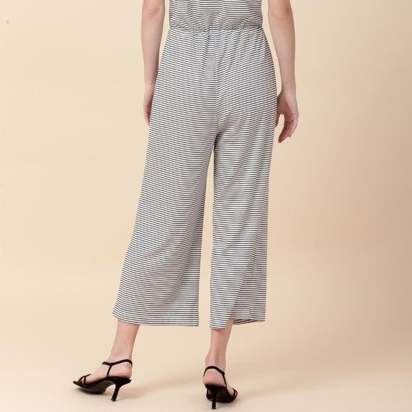 NWT!❤️ Short Sleeve Wrap Front Wide Leg Jumpsuit - Picture 6 of 7